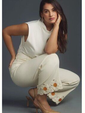 Anthropologie White Flare Wide Leg Jeans with Decorative Hem Size 30